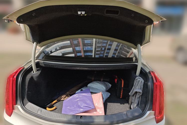 Used Cadillac XTS 2013 28T Comfort Model Trunk