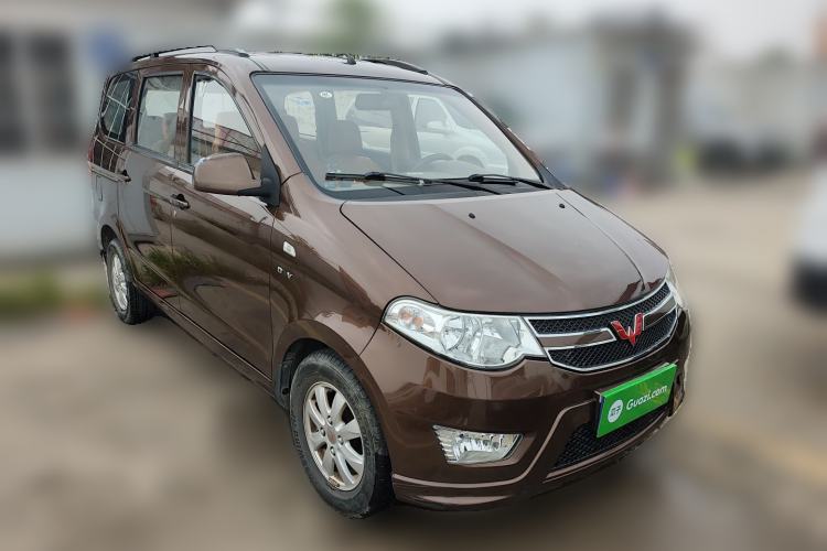 Used Wuling Hongguang 2015 1.5L S Basic Version China V Standard Front Right 45 Deg
