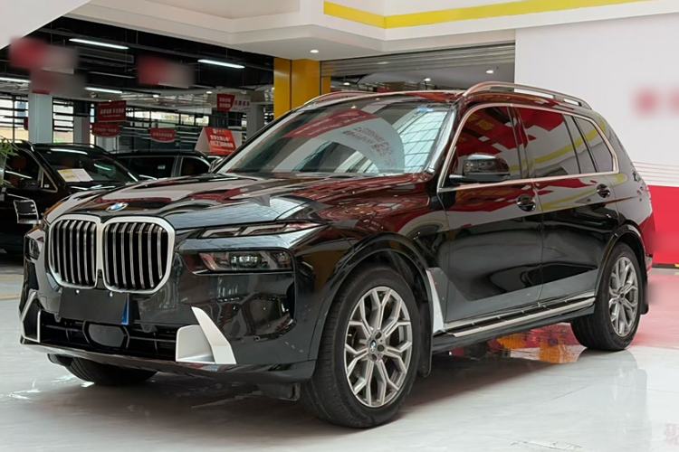 Used BMW X7 2023 xDrive40i Luxury Package with Leading Features