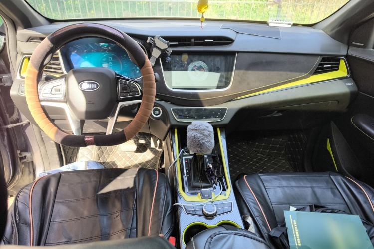 Used SWM G01 2019 F Version 1.5T Automatic Silver Powder Edition China VI Emission Standard
