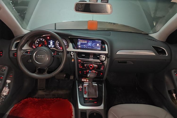 Used Audi A4L 2013 35 TFSI Automatic Standard Model Center Console