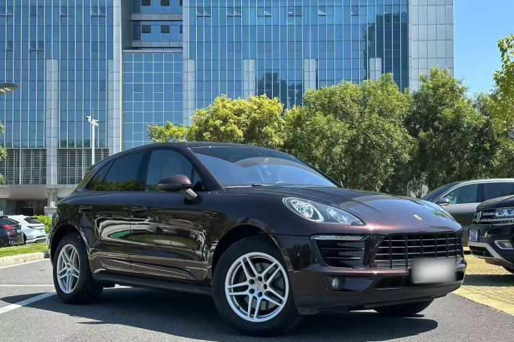 Used Porsche Macan 2017 Macan 2.0T Front Right 45 Deg