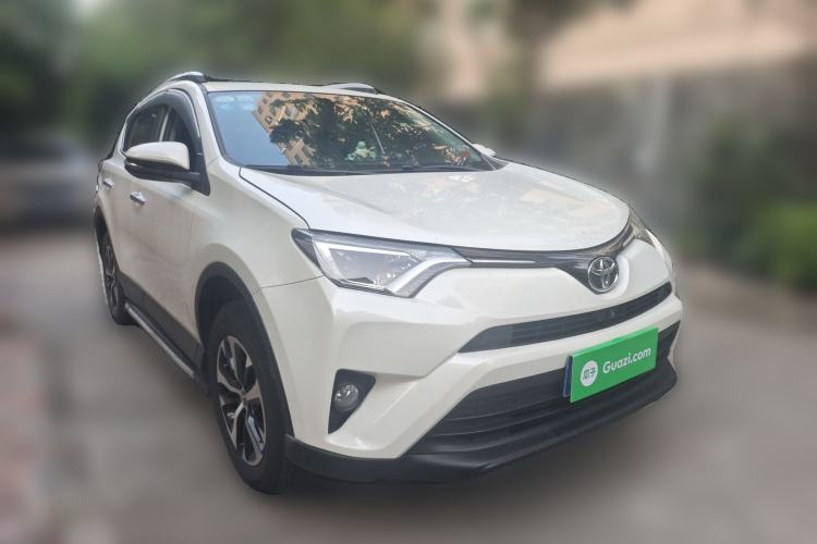 Used Toyota RAV4 2016 2.0L CVT Two-Wheel Drive Fashion Edition China V Standard
