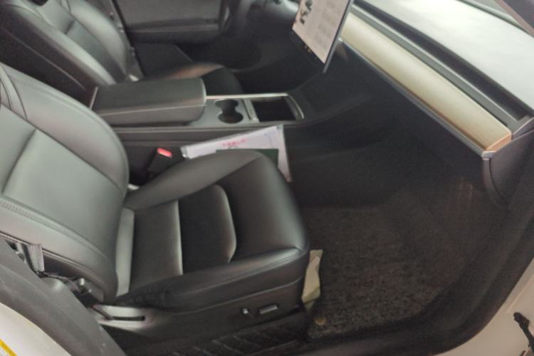 Used Tesla Model Y 2021 Long-Range All-Wheel-Drive Version 3D7 Right Front Seat