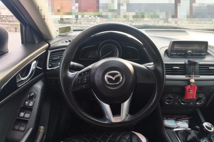 Used Mazda 3 Axela 2014 Hatchback 1.5L Manual Comfort Model