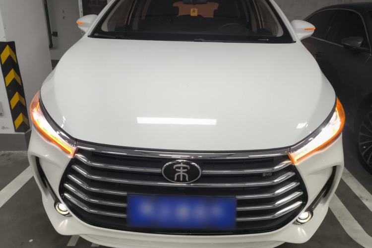 Used BYD Song MAX 2018 1.5T Automatic Smart Connect Elite Model with 6 Seats
