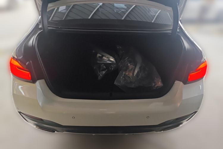 Used BMW 5 Series 2018 530Li Leading Edition Luxury Package Trunk