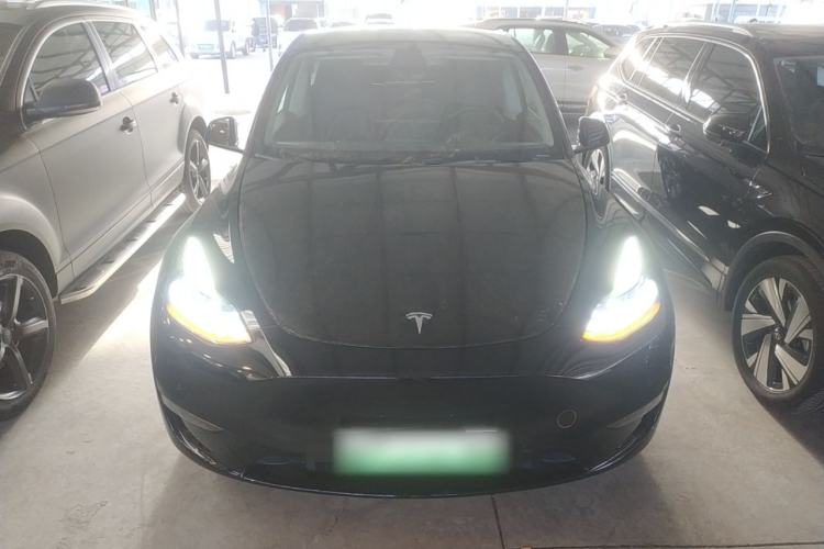 Used Tesla Model Y 2022 Long-Range All-Wheel-Drive Version
