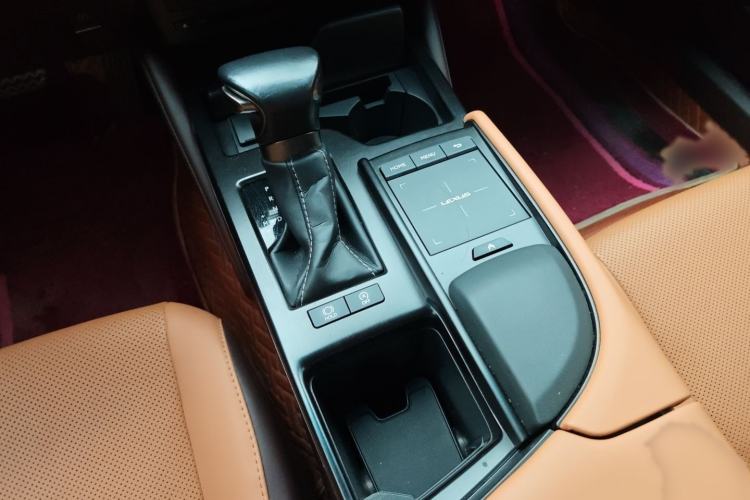 Used Lexus ES 2020 200 Excellence Edition
