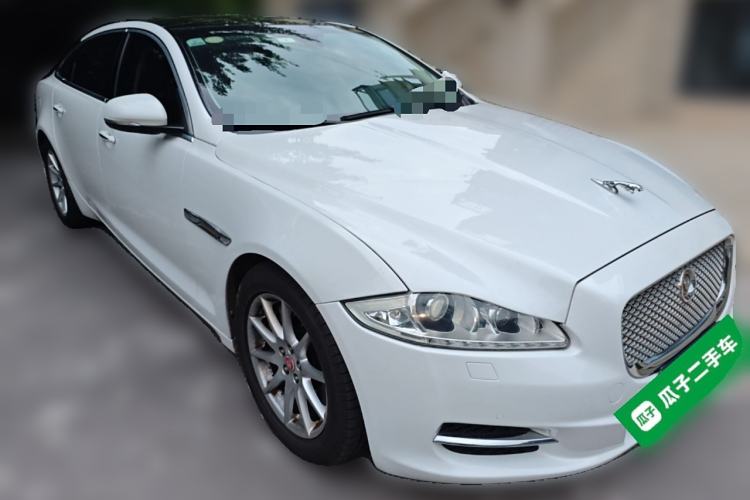 Used Jaguar XJ 2014 XJL 2.0T Two-Wheel-Drive Elegant Business Edition Front Right 45 Deg