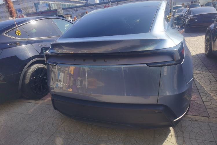 Used Tesla Model Y 2025 Long-Range All-Wheel Drive First Edition