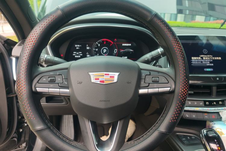Used Cadillac CT5 2023 28T Luxury Edition (Standard Version) Steering Wheel