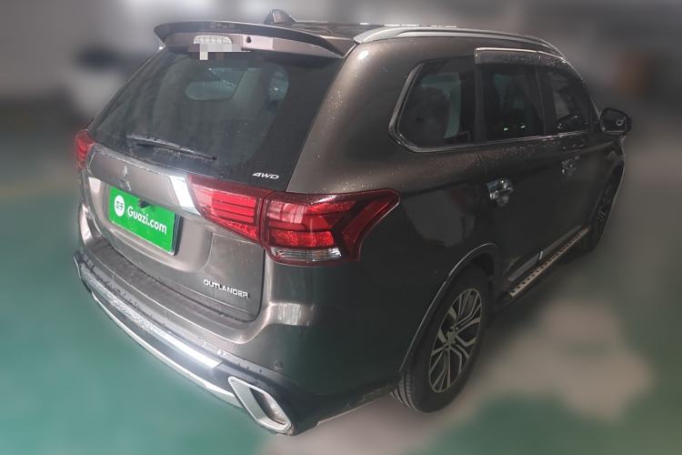 Used Mitsubishi Outlander 2016 2.4L 4x4 Luxury Edition 7-Seater
