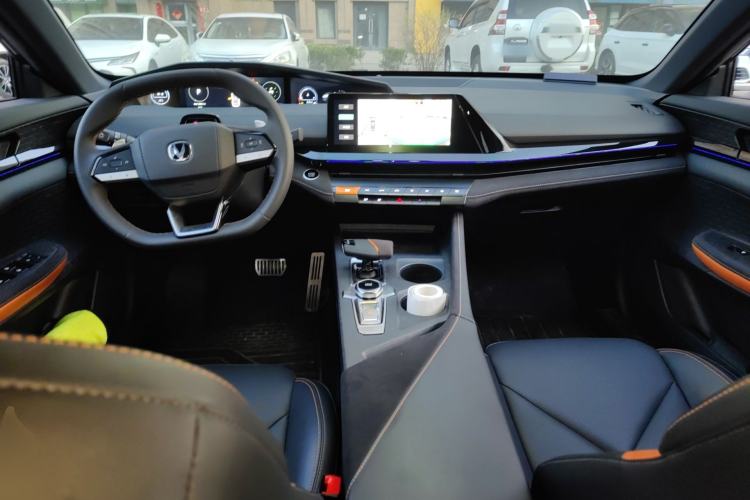 Used CHANGAN UNI-V 2022 1.5T Sport Edition Center Console