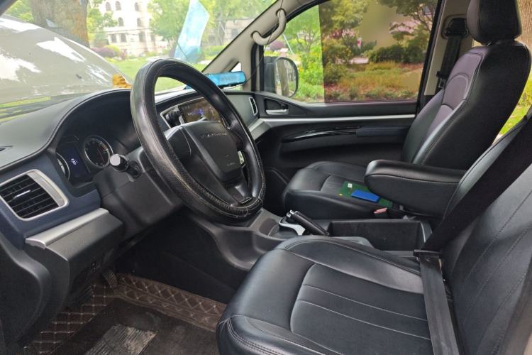 Used FORTHING Lingzhi M5 2022 Standard Version Base Model 7 Seats