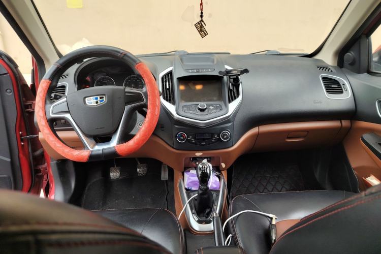 Used Geely Auto Diamond 2016 1.5L Manual Entry-Level Trim Center Console