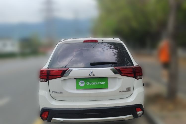 Used Mitsubishi Outlander 2018 2.4L 4x4 Elite Edition 5 Seats Rear