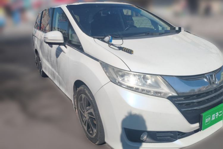 Used Honda Odyssey 2015 Revised Version 2.4L Supreme Edition Front Right 45 Deg