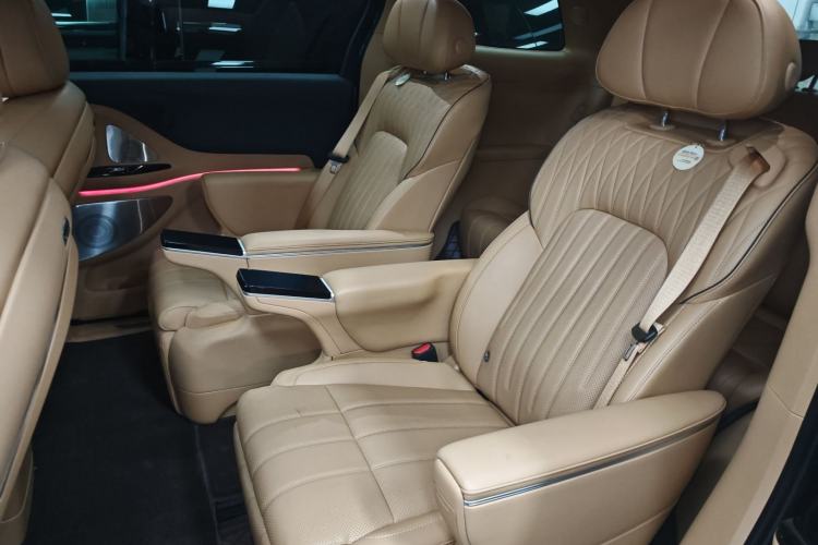 Used VOYAH Dream 2025 PHEV Four-Wheel-Drive Flagship Kunpeng Edition
