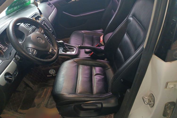 Used Volkswagen Sagitar 2012 1.4TSI Automatic Luxury Edition Left Front Seat