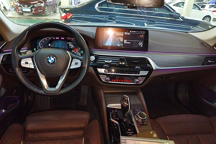 Used BMW 5 Series 2022 Second Facelift 530Li Luxury Edition Premium Package
