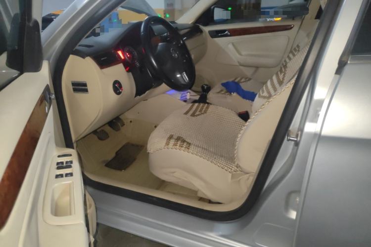 Used Volkswagen Bora 2011 1.6L Manual Comfort Version
