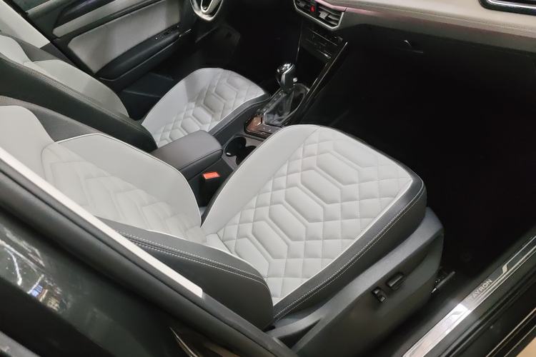 Used Volkswagen Tayron 2023 280TSI Two-Wheel-Drive Luxury Plus Advanced Version Right Front Seat