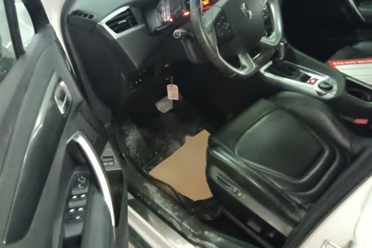 Used DS 6 2016 1.6T Luxury Edition THP160