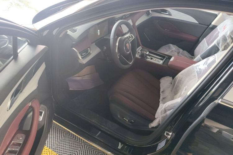Used Hongqi H5 2025 2.0T Automatic Flag Edition – 500 000 Units Commemorative Version
