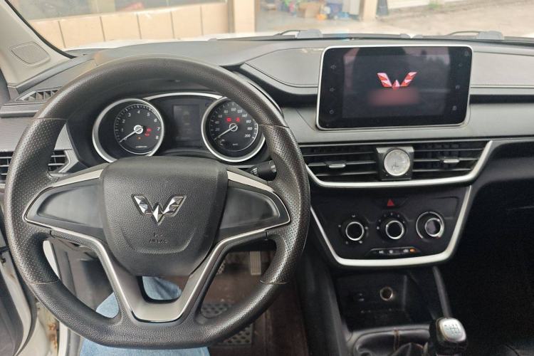 Used Wuling Hongguang S3 2019 Automatic Clutch Version 1.5L Manual Comfort Model China V Standard