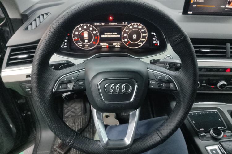 Used Audi Q7 2016 40 TFSI Comfort Model
