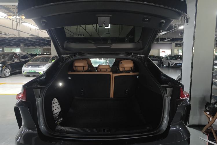 Used Rising R7 2024 Advanced Edition Trunk