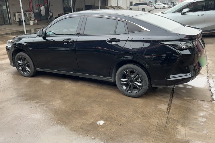 Used Dongfeng Aeolus Yixuan 2025 1.5L Automatic Luxury Version
