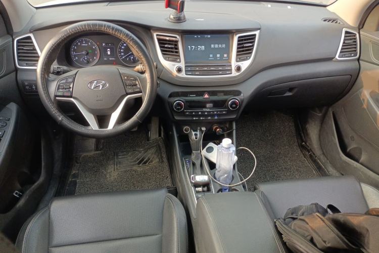 Used Hyundai Tucson 2018 1.6T Dual-Clutch Two-Wheel Drive 15th Anniversary Special Edition