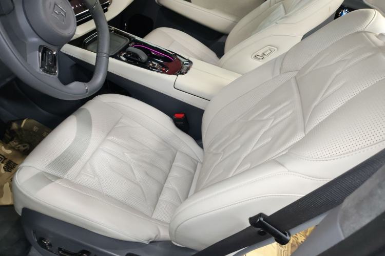 Used Zeekr 009 2024 7-Seater Walk-Through Version Four-Wheel Drive 108 kWh
