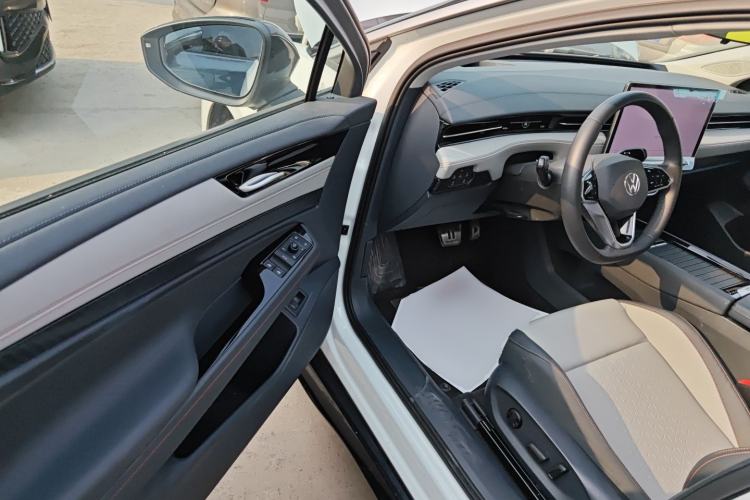 Used Volkswagen ID.7 VIZZION 2024 AIR model Driver Seat