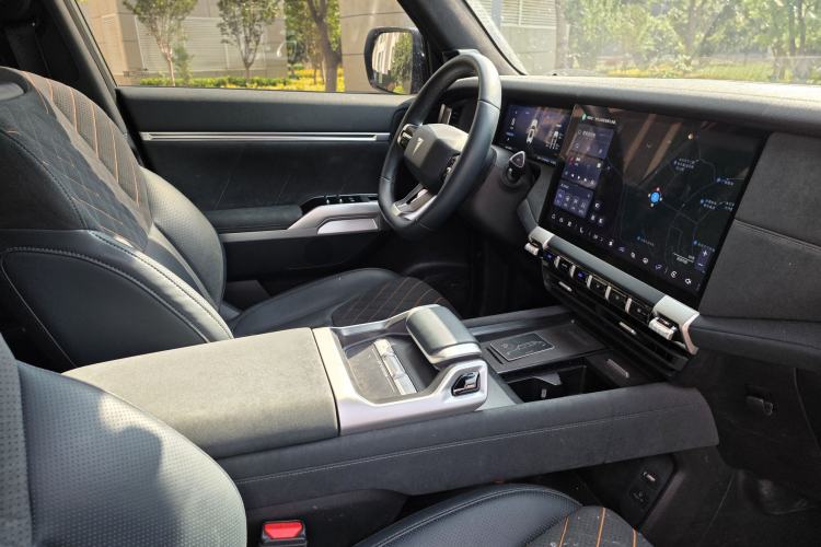 Used Deepal G318 2024 Four-Wheel-Drive Air Suspension Model