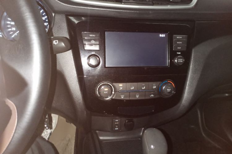 Used Nissan Qashqai 2017 2.0L CVT Elite Edition China V Standard Center Console