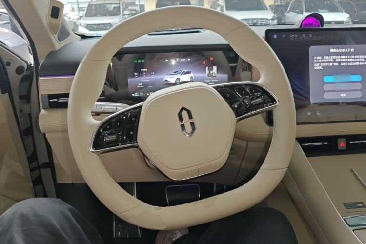 Used Hima AITO M5 2025 Extended-Range Ultra All-Wheel-Drive Version Steering Wheel