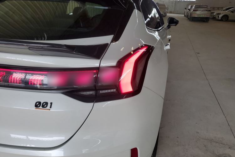 Used Zeekr 001 2022 Ultra-Long Range Single-Motor WE Version Right Rear Taillight