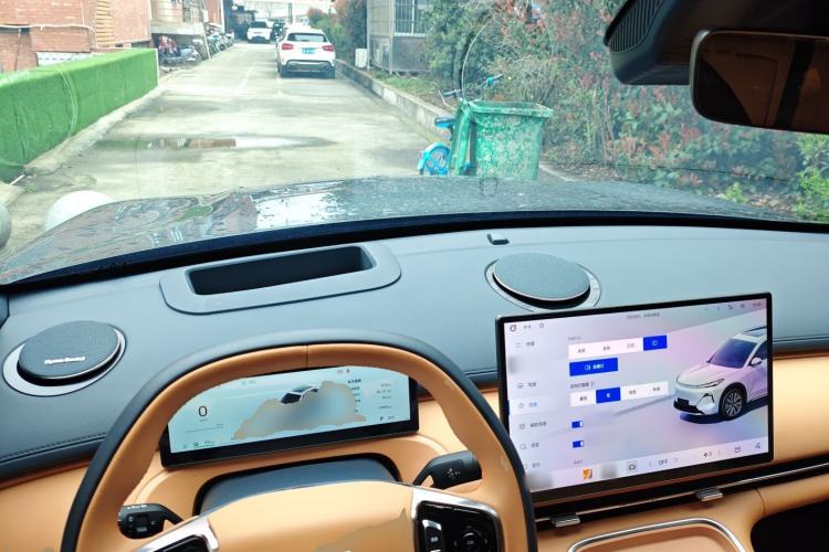 Used Geely Galaxy Galaxy Xingjian 7 EM-i 2025 120km Exploration+ Version
