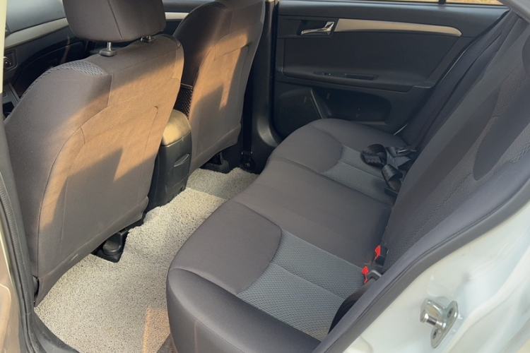 Used Roewe 350 2015 1.5L Manual Luxury Sunroof Edition