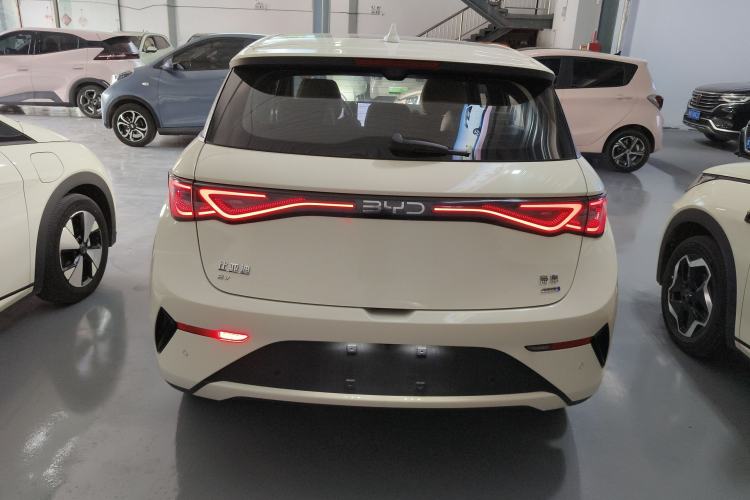 Used BYD Dolphin 2025 Intelligent Driving Version 410 km Fashion Edition
