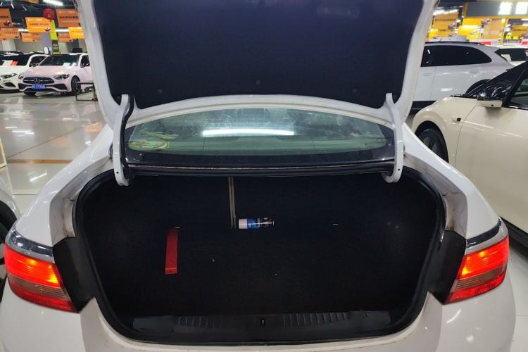 Used Buick GT 2013 GT 1.6L Automatic Fashion Edition Trunk