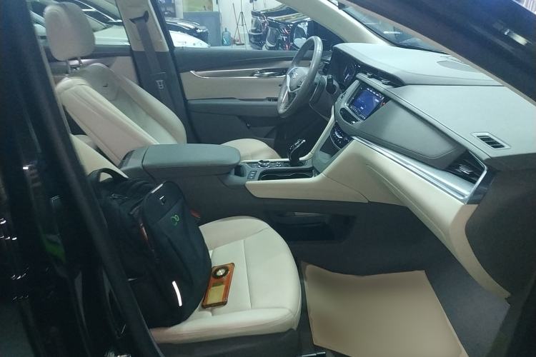 Used Cadillac XT5 2022 2.0T Four-Wheel Drive Luxury Version (Hummingbird Edition) Right Front Seat