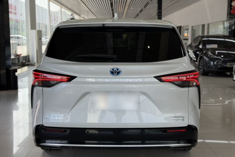 Used Toyota SIENNA 2021 2.5L Hybrid Premium Edition