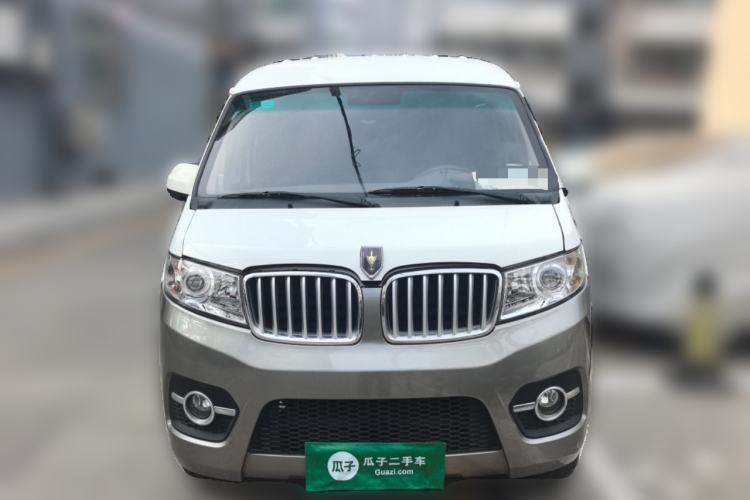 Used Jinbei New Hiace S 2021 1.5L Business Central Air-Conditioned Van China VI Standard SWC15M Front