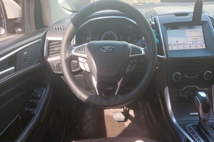 Used Ford Edge 2015 2.0T GTDi 4x4 High-Grade Model
