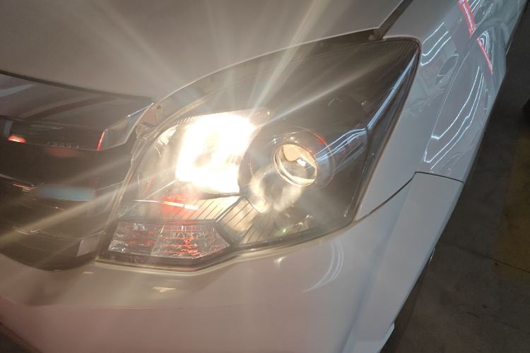 Used Haval H5 Classic 2018 Classic Edition 2.0T Manual Two-Wheel Drive Elite Model Left Front Headlight