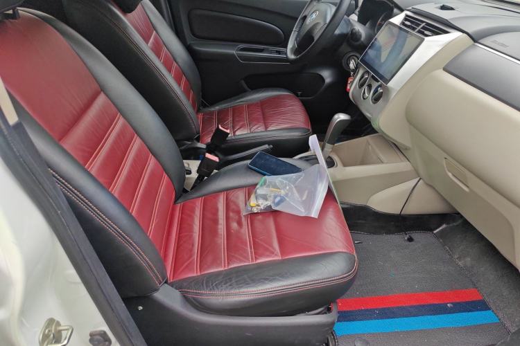 Used Venucia R50 2016 1.6L Automatic Elite Edition
